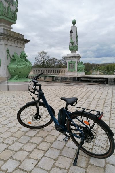 balades vélos vous sont proposées, thème de l'histoire Briare /Chatillon, Émaux ou Faune et flore.