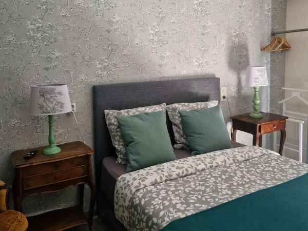 Chambre PMR - handicapé vue sur le canal de Briare 45250 Loiret 45