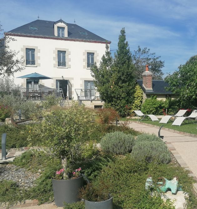 Le gîte Entre Loyre et Canaux accueille de 1 jusqu’à 15 personnes, à la nuitée par chambre ou la maison en sa totalité. Un anniversaire à fêter en famille, le gîte Entre Loyre et Canaux peut vous accueillir jusqu’à 15 couchages.