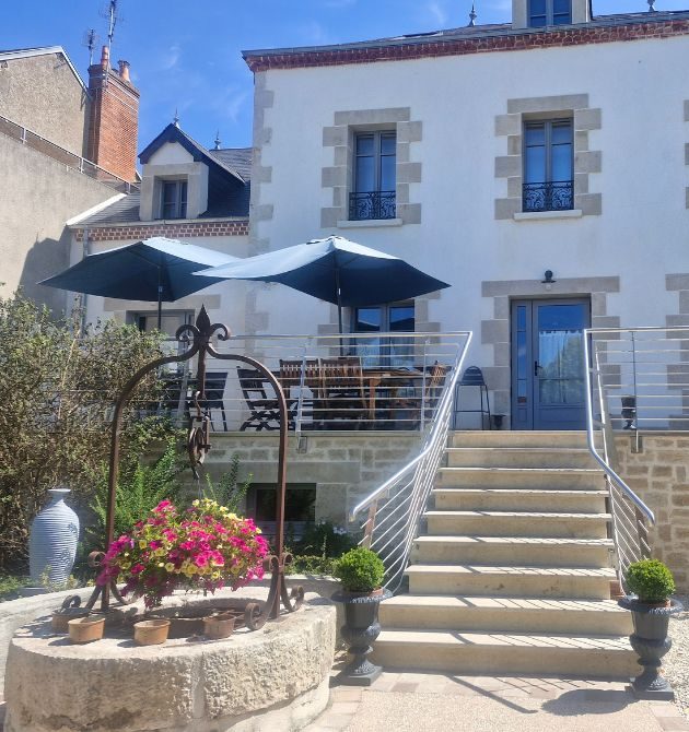 Le gîte Entre Loyre et Canaux accueille de 1 jusqu’à 15 personnes, à la nuitée par chambre ou la maison en sa totalité. Un anniversaire à fêter en famille, le gîte Entre Loyre et Canaux peut vous accueillir jusqu’à 15 couchages.